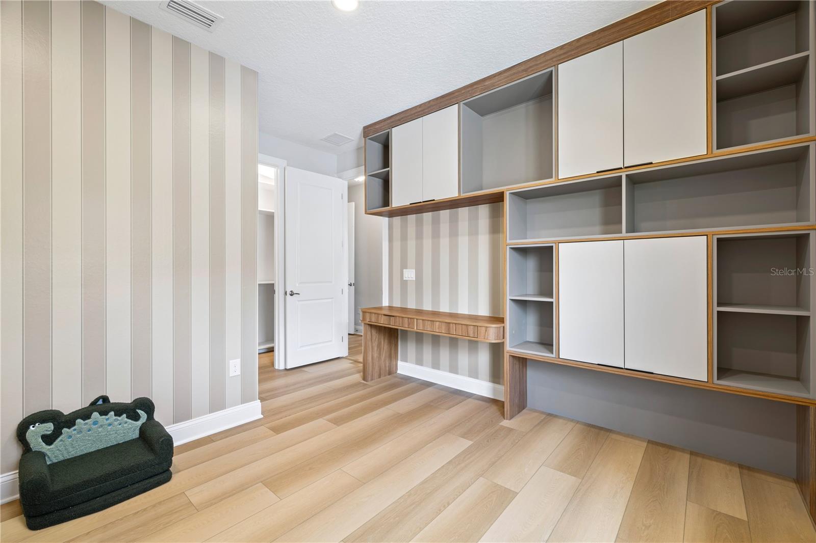Image 65 of 98 For 10829 Royal Cypress Way