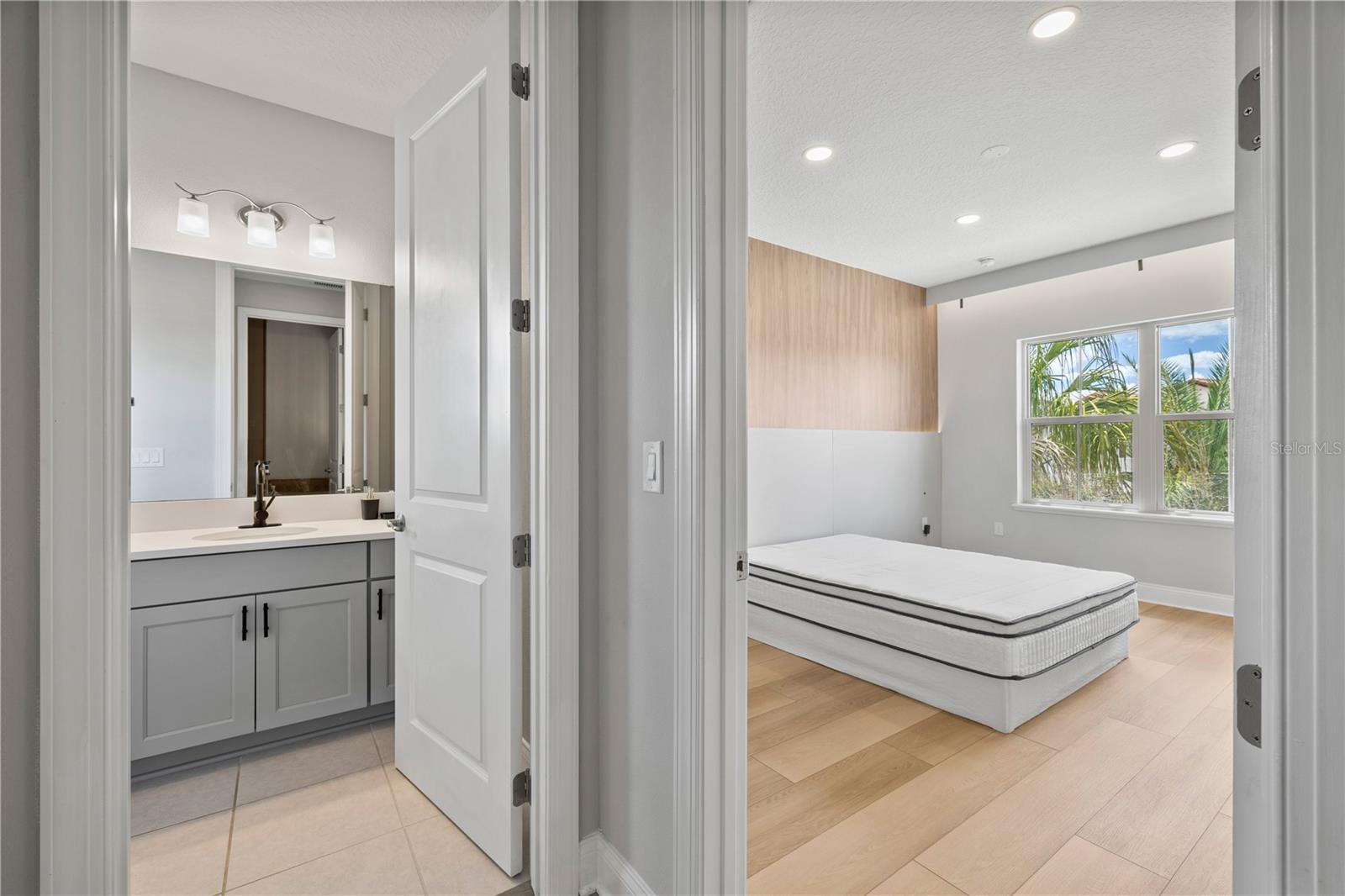 Image 68 of 98 For 10829 Royal Cypress Way