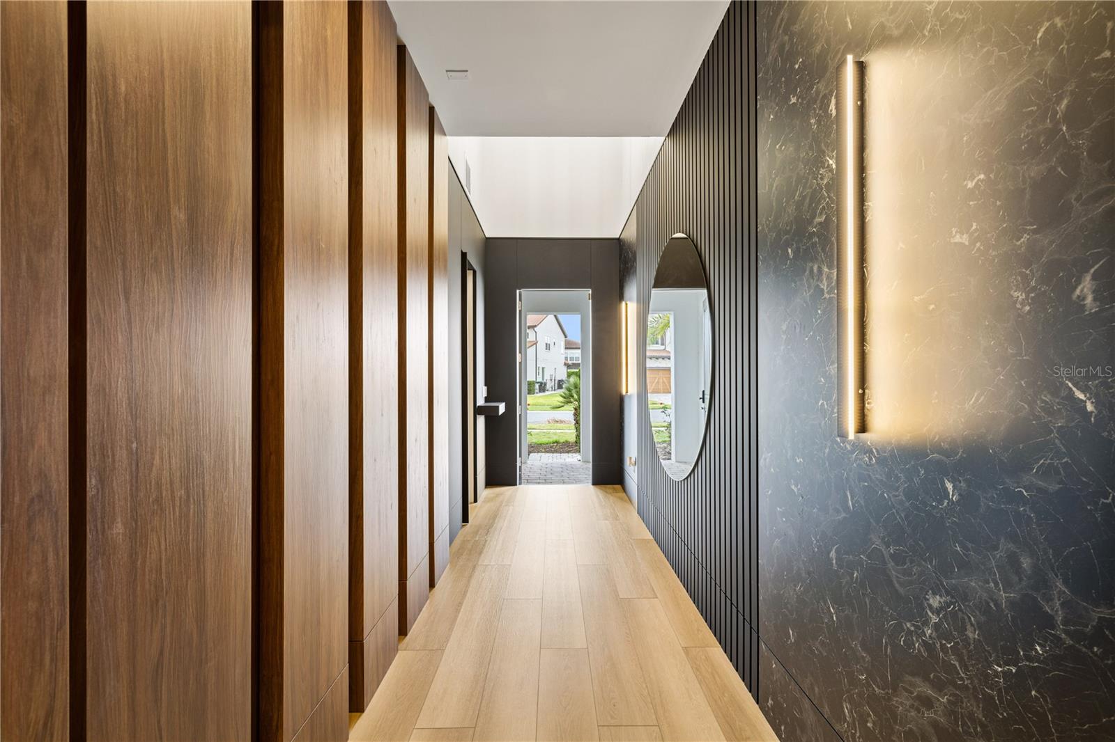 Image 7 of 98 For 10829 Royal Cypress Way