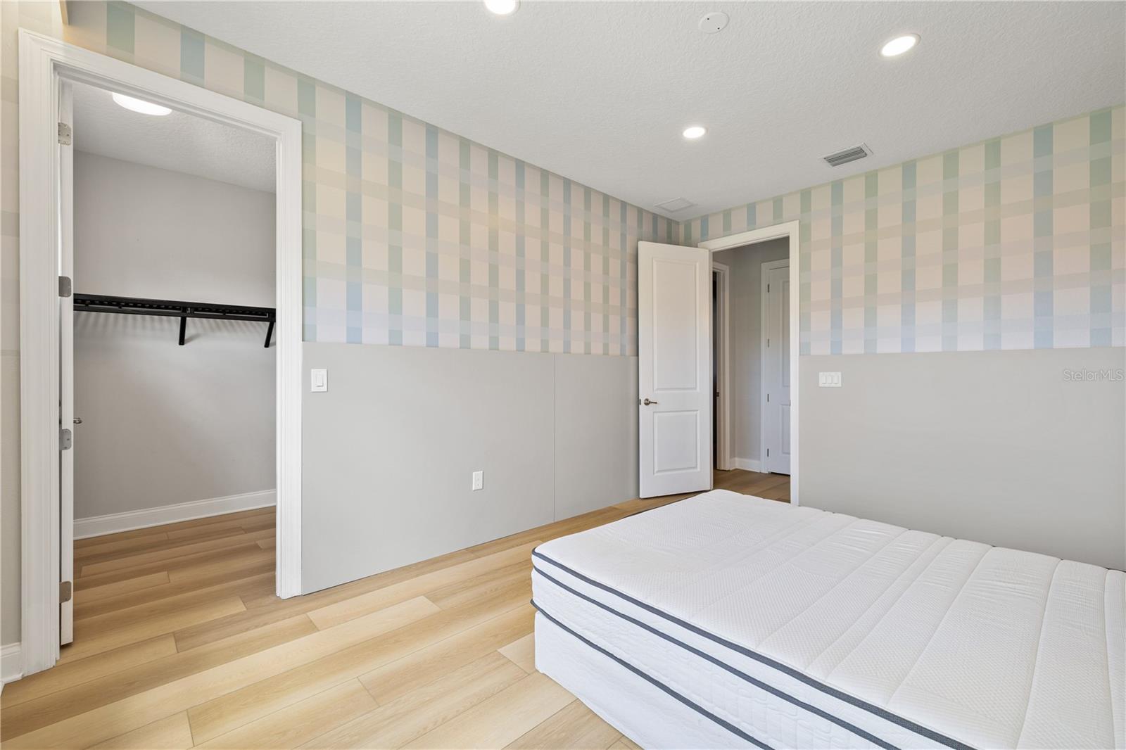 Image 70 of 98 For 10829 Royal Cypress Way
