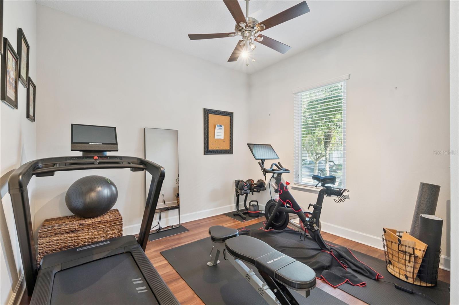 Image 11 of 33 For 7974 Greengard Street