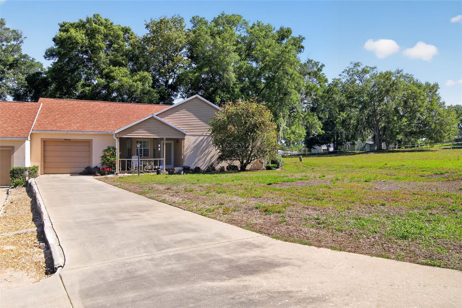 Listing photo id 0 for 3644 Laurelwood Loop