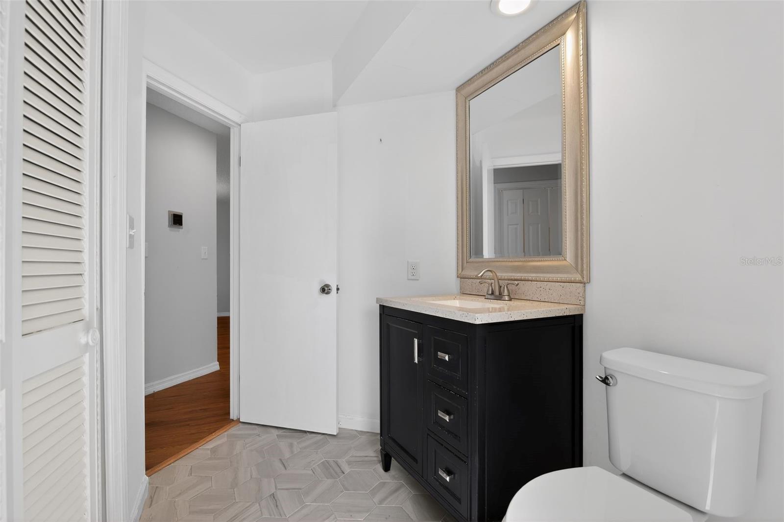 Listing photo id 20 for 3644 Laurelwood Loop