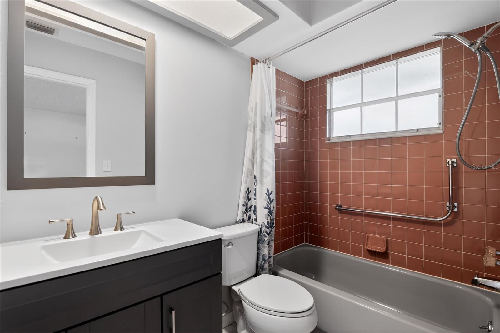 Listing photo id 21 for 3644 Laurelwood Loop