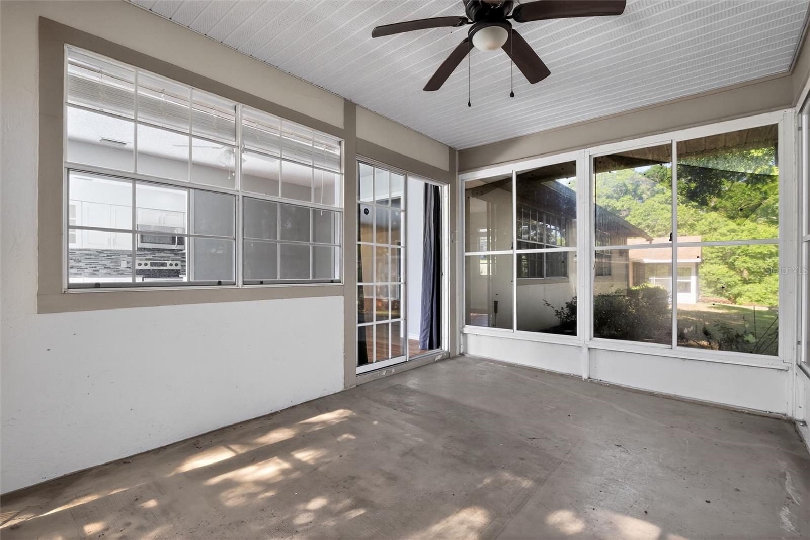 Listing photo id 26 for 3644 Laurelwood Loop