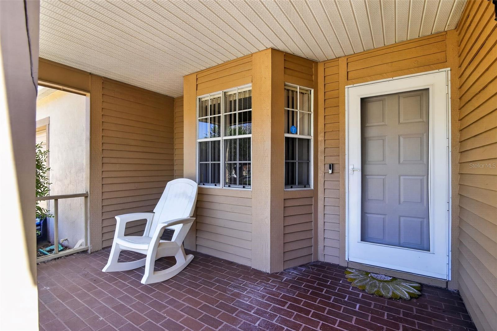 Listing photo id 4 for 3644 Laurelwood Loop