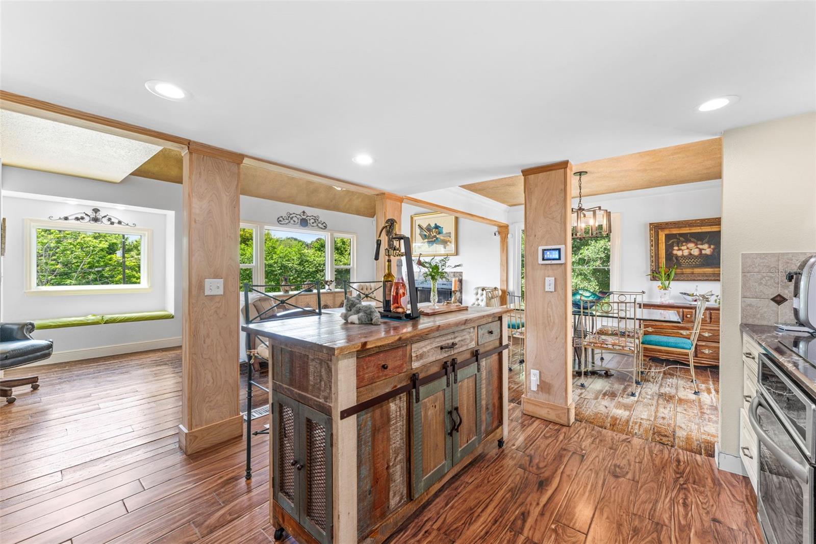 Image 14 of 52 For 13332 Suburban Terrace