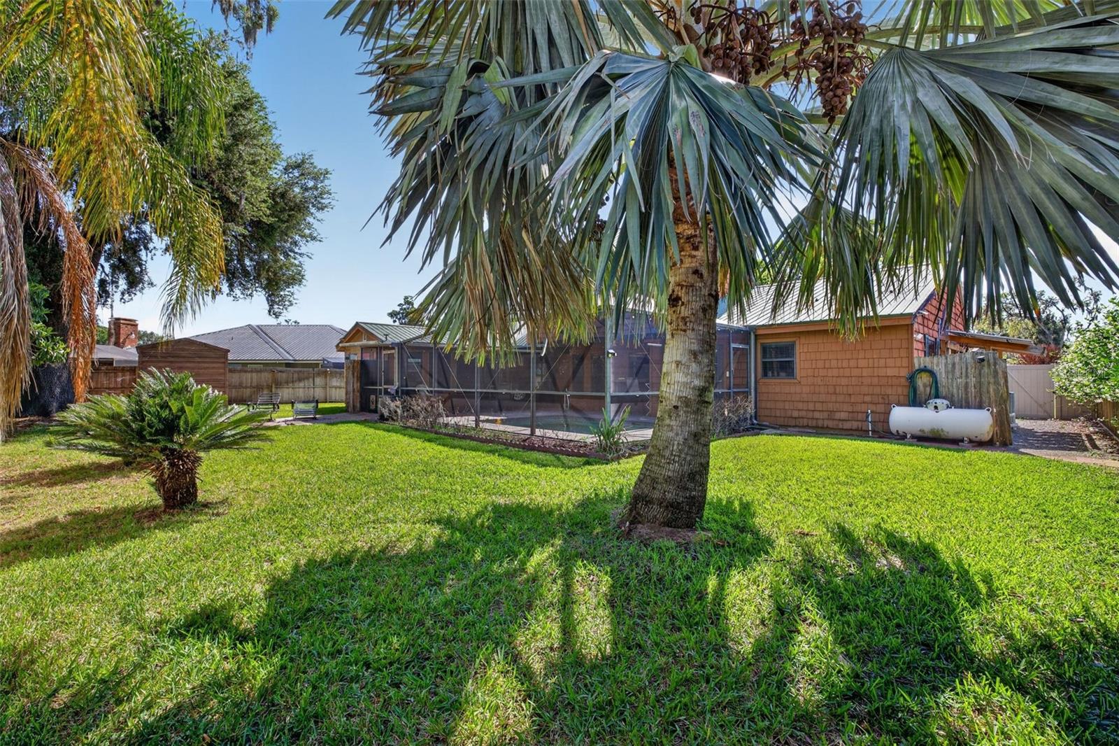 Image 4 of 60 For 1604 Teakwood Drive