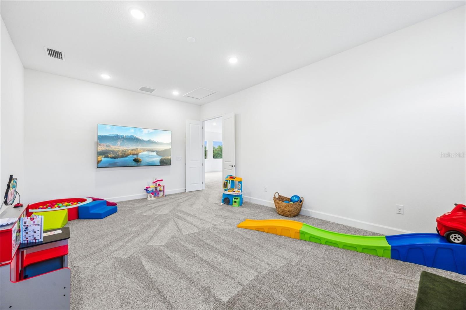 Image 34 of 53 For 16161 Barkly Ridge Court