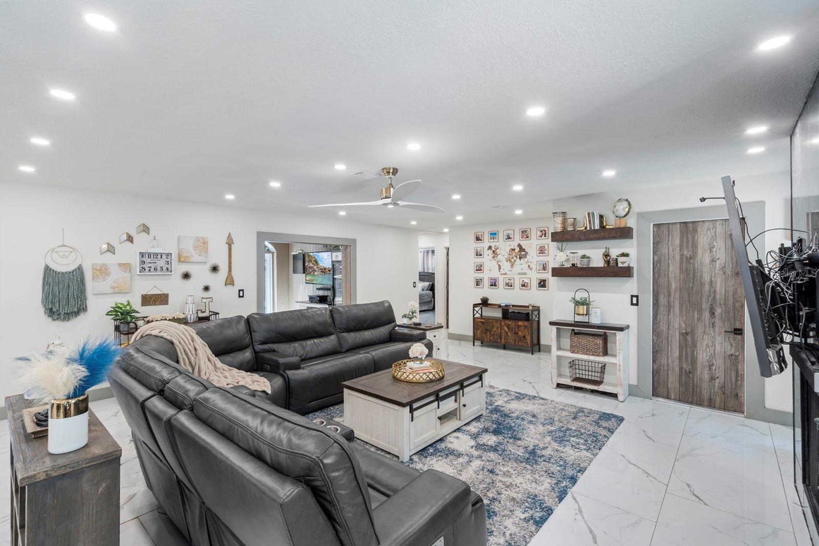 Image 12 of 62 For 755 Woodside Road