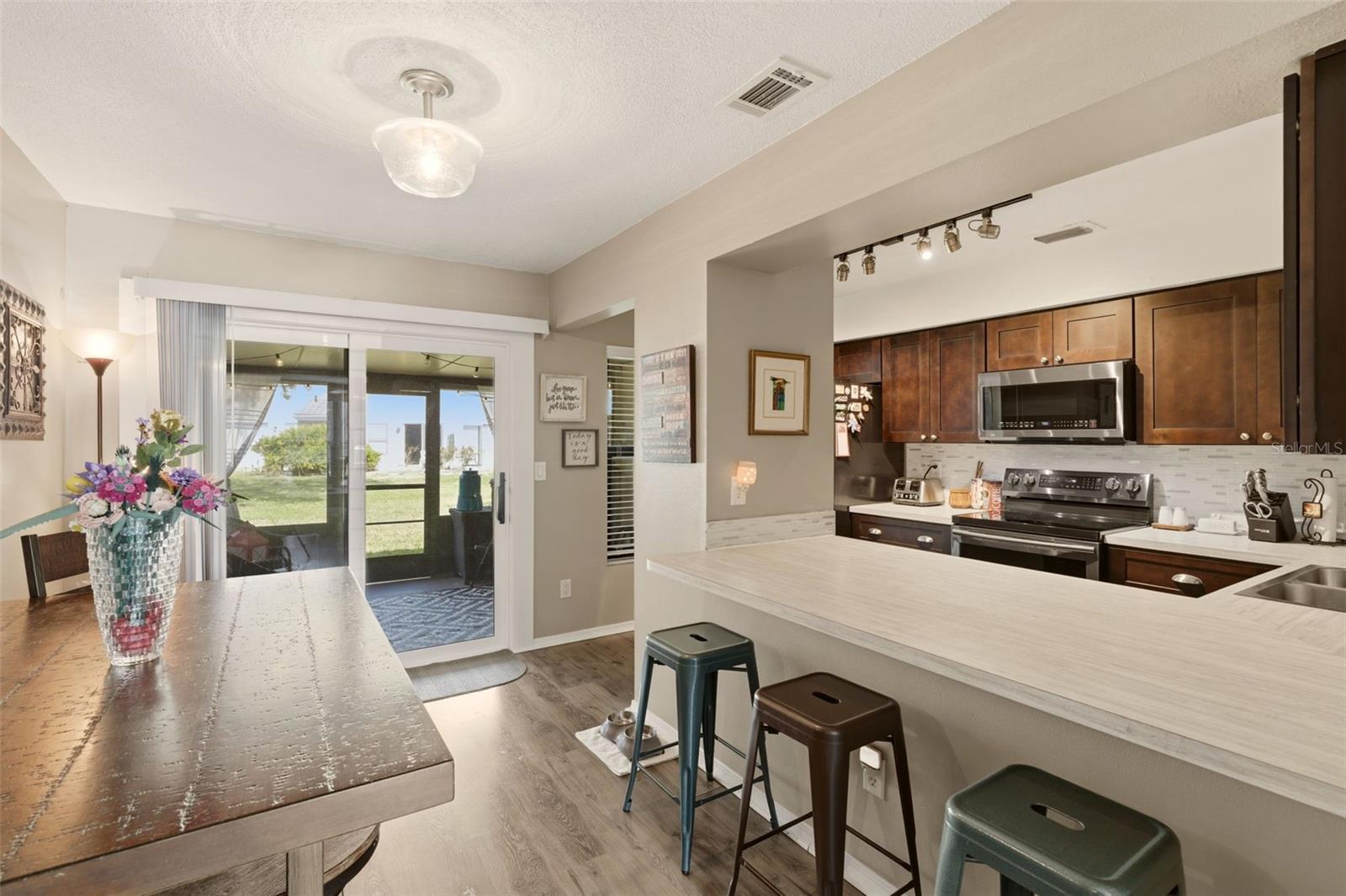 Image 7 of 32 For 607 Casa Park Court K