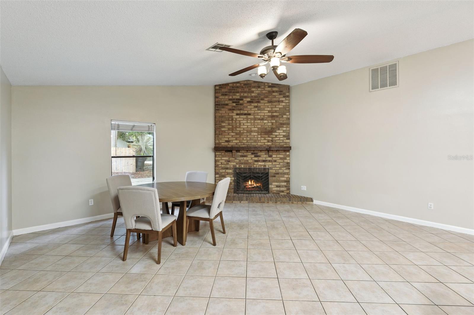 Image 4 of 20 For 755 Brook Villa Court