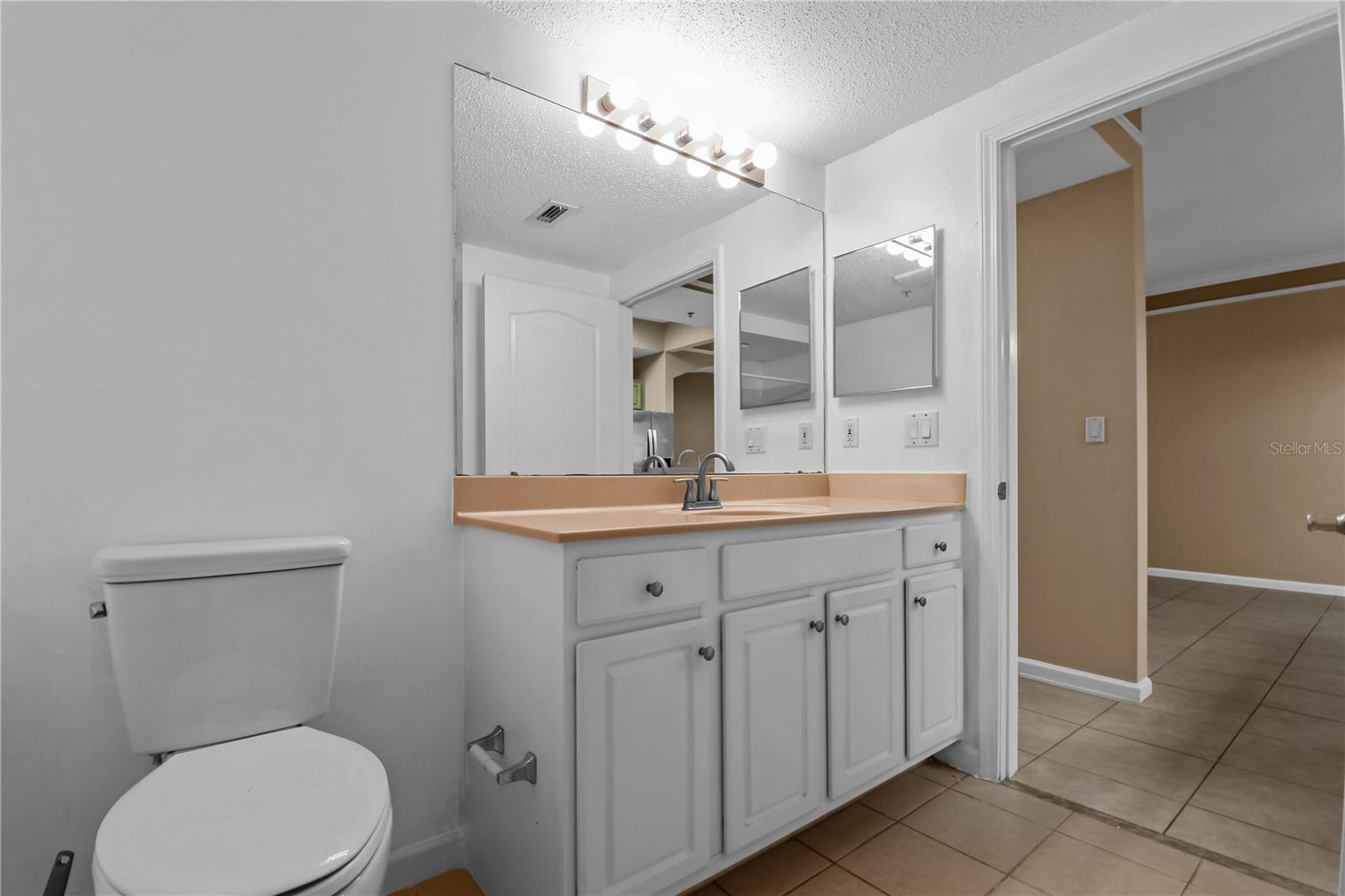 Image 21 of 36 For 12030 Villanova Drive 108
