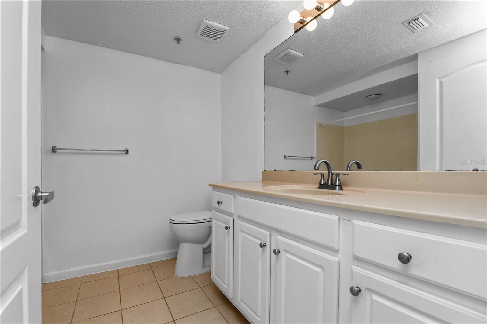 Image 22 of 36 For 12030 Villanova Drive 108