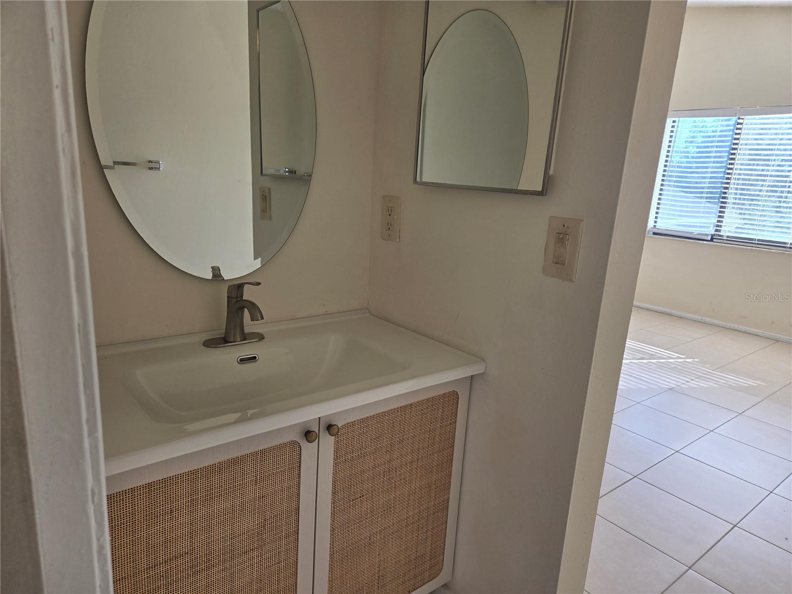 Image 3 of 10 For 1054 Lotus Cove Court 646