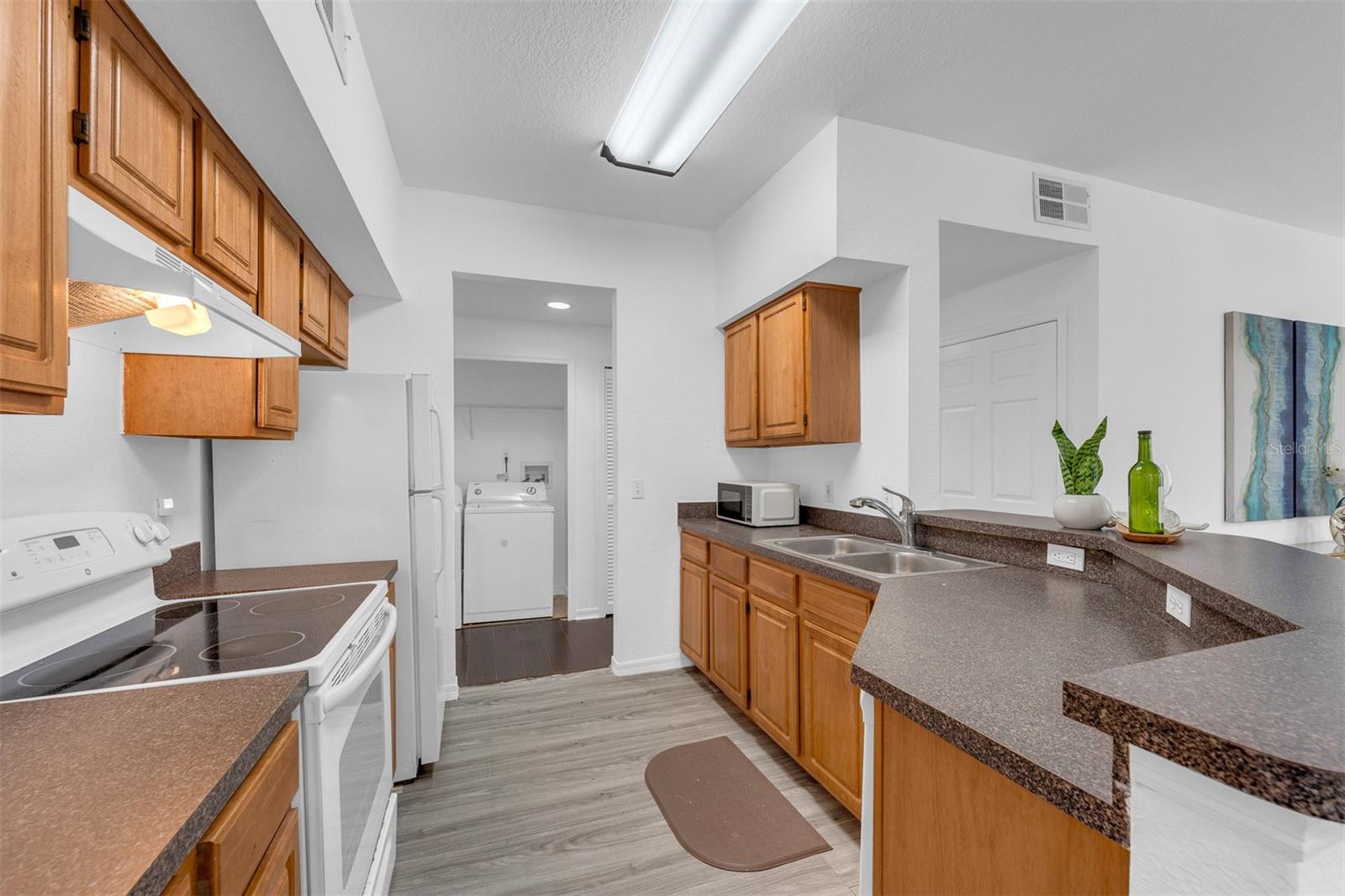 Image 12 of 30 For 5975 Westgate Drive 1112