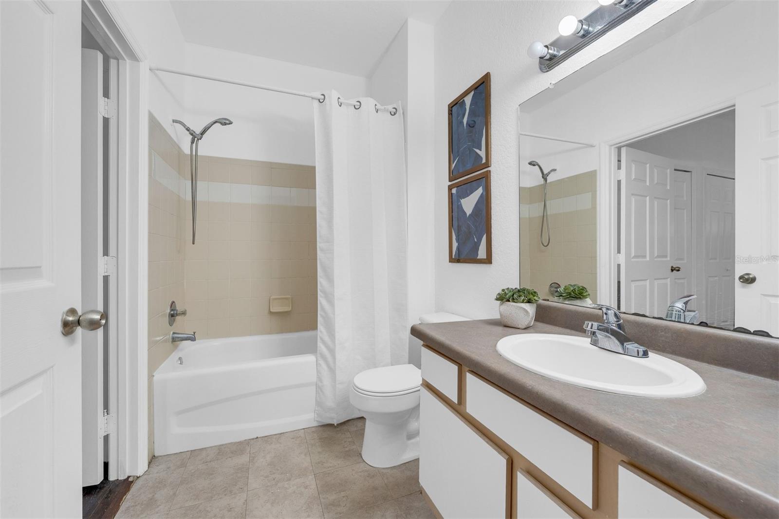 Image 23 of 30 For 5975 Westgate Drive 1112