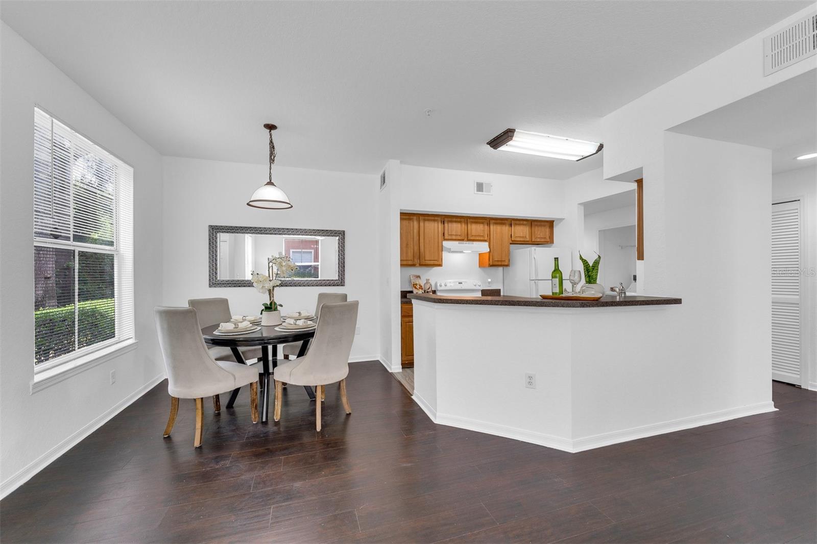 Image 9 of 30 For 5975 Westgate Drive 1112