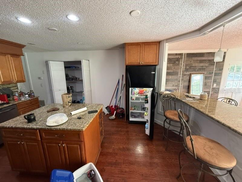 Image 10 of 47 For 684 Stratford Drive