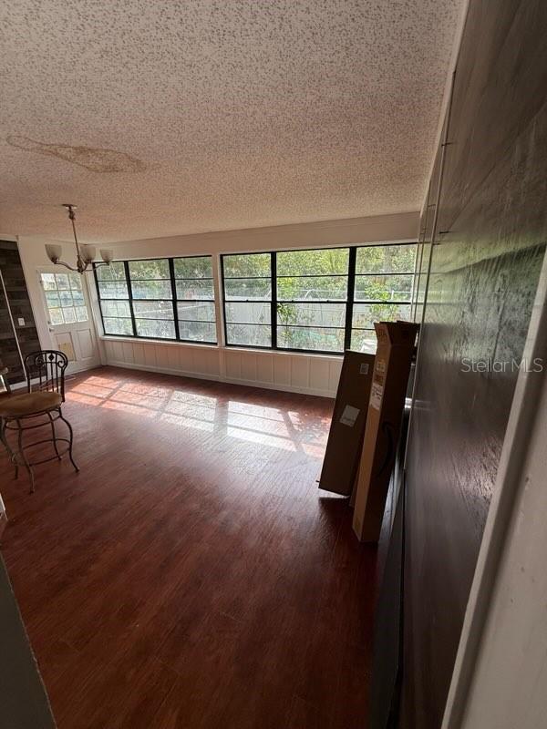 Image 11 of 47 For 684 Stratford Drive