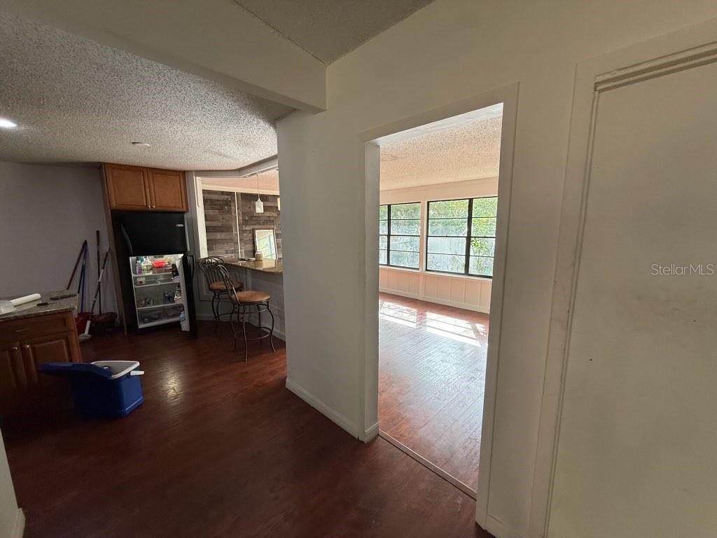 Image 12 of 47 For 684 Stratford Drive