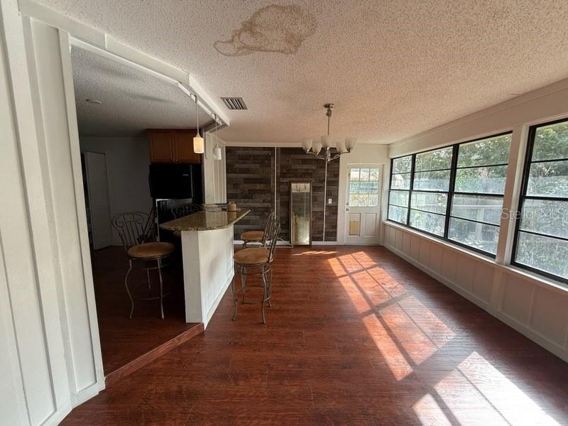 Image 13 of 47 For 684 Stratford Drive