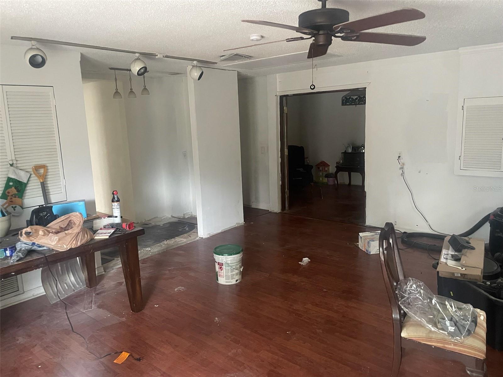 Image 14 of 47 For 684 Stratford Drive