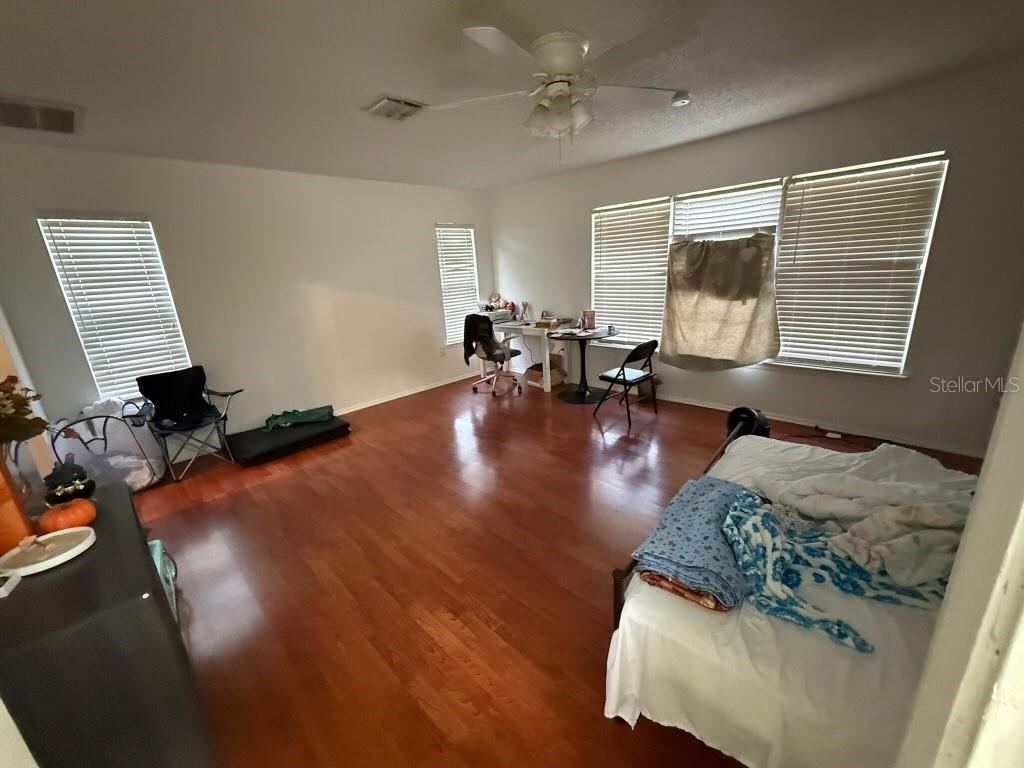 Image 19 of 47 For 684 Stratford Drive