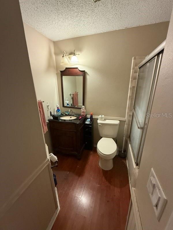 Image 22 of 47 For 684 Stratford Drive