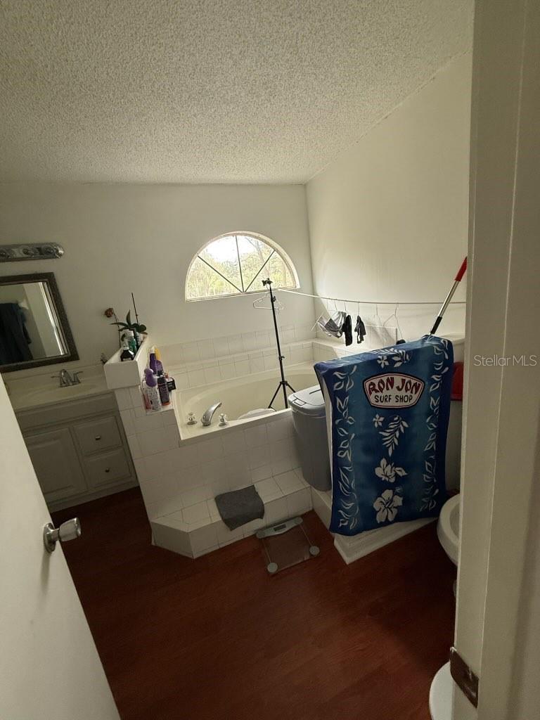 Image 27 of 47 For 684 Stratford Drive