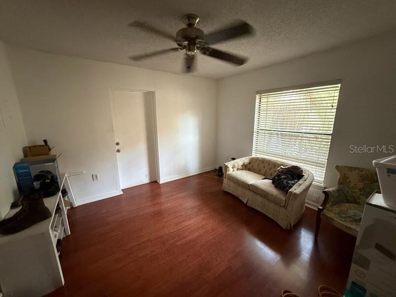 Image 28 of 47 For 684 Stratford Drive