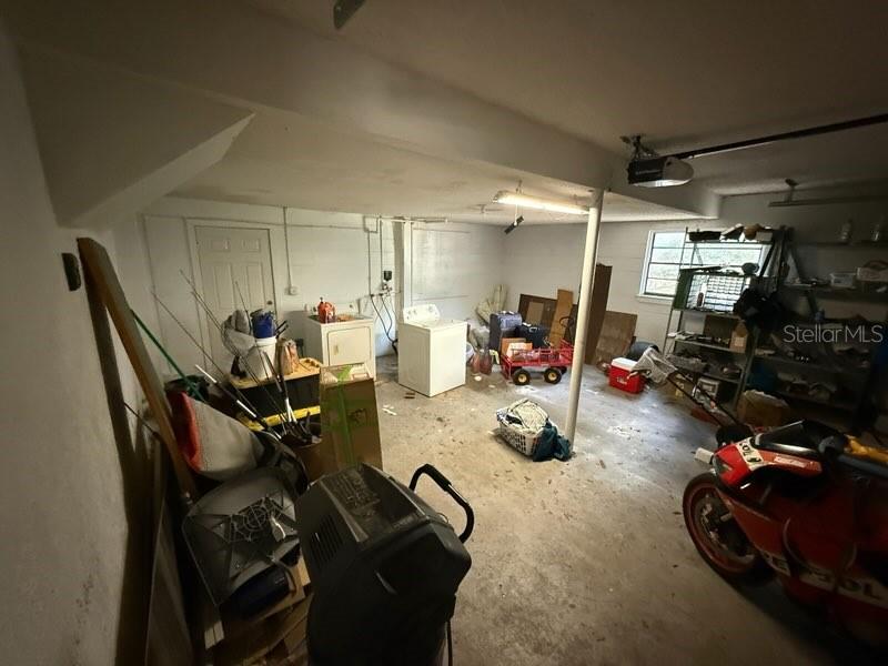 Image 38 of 47 For 684 Stratford Drive