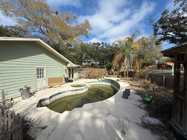 Image 44 of 47 For 684 Stratford Drive