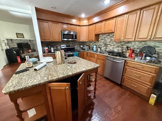 Image 7 of 47 For 684 Stratford Drive