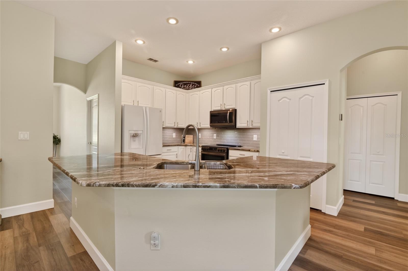 Image 21 of 92 For 3744 Clydebank Ct