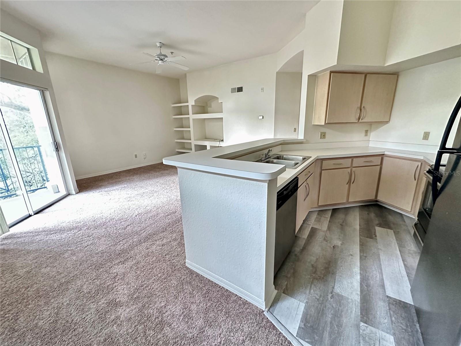 Image 2 of 20 For 7360 Westpointe Boulevard 132