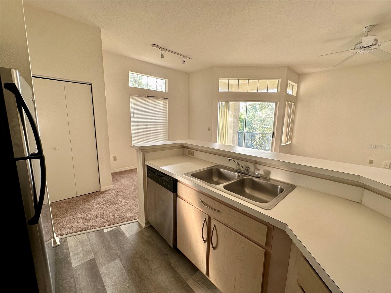 Image 3 of 20 For 7360 Westpointe Boulevard 132