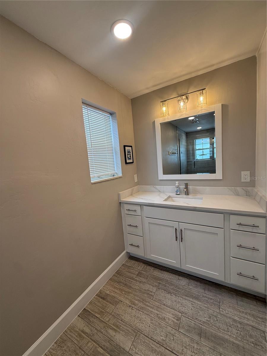 Image 15 of 31 For 509 Peninsula Avenue