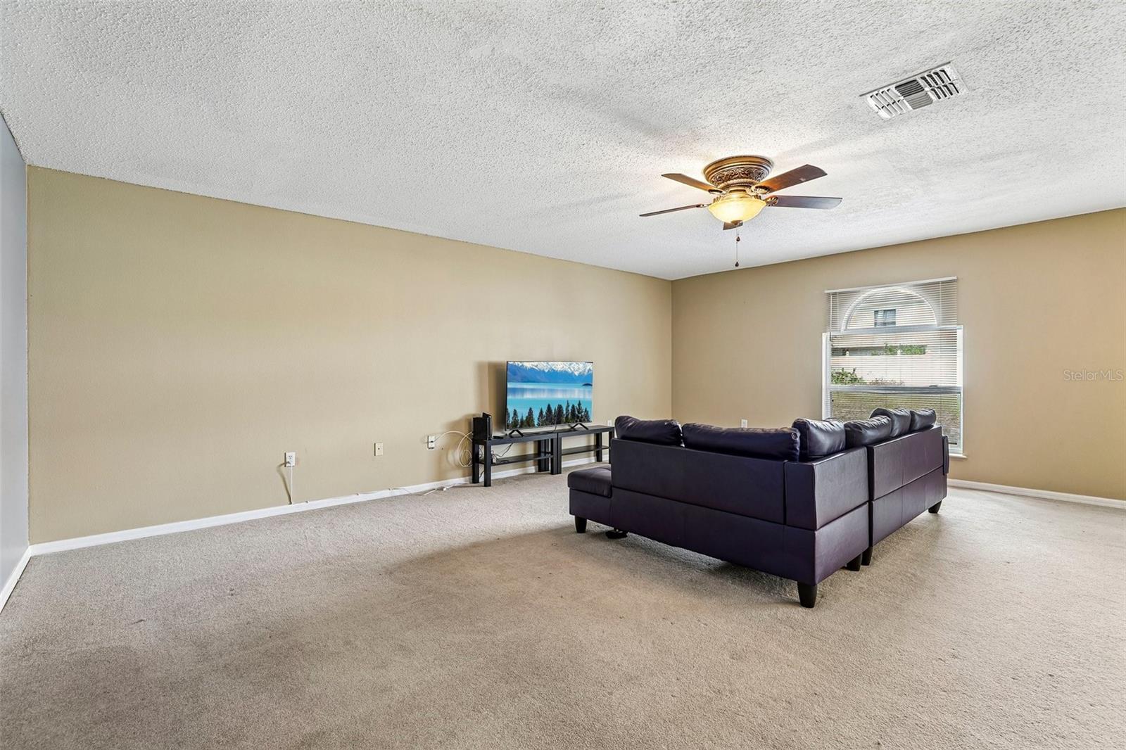 Image 11 of 29 For 274 Jocelyn Drive
