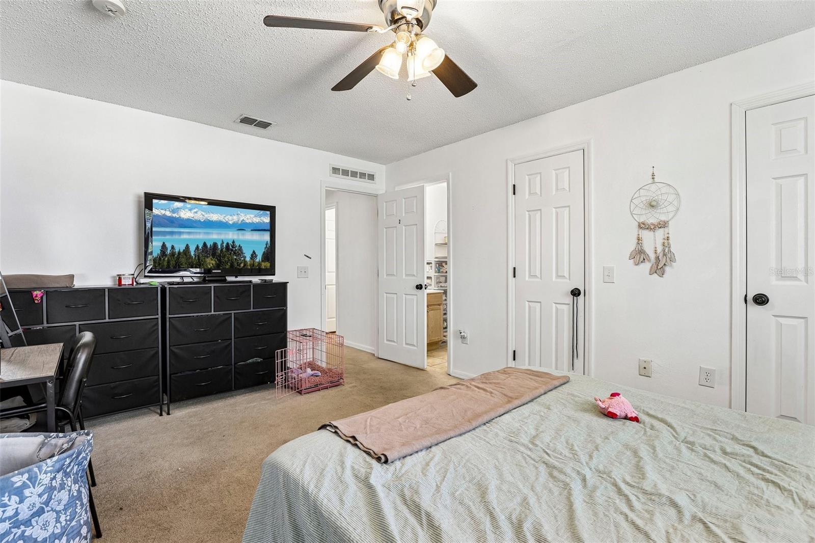 Image 18 of 29 For 274 Jocelyn Drive