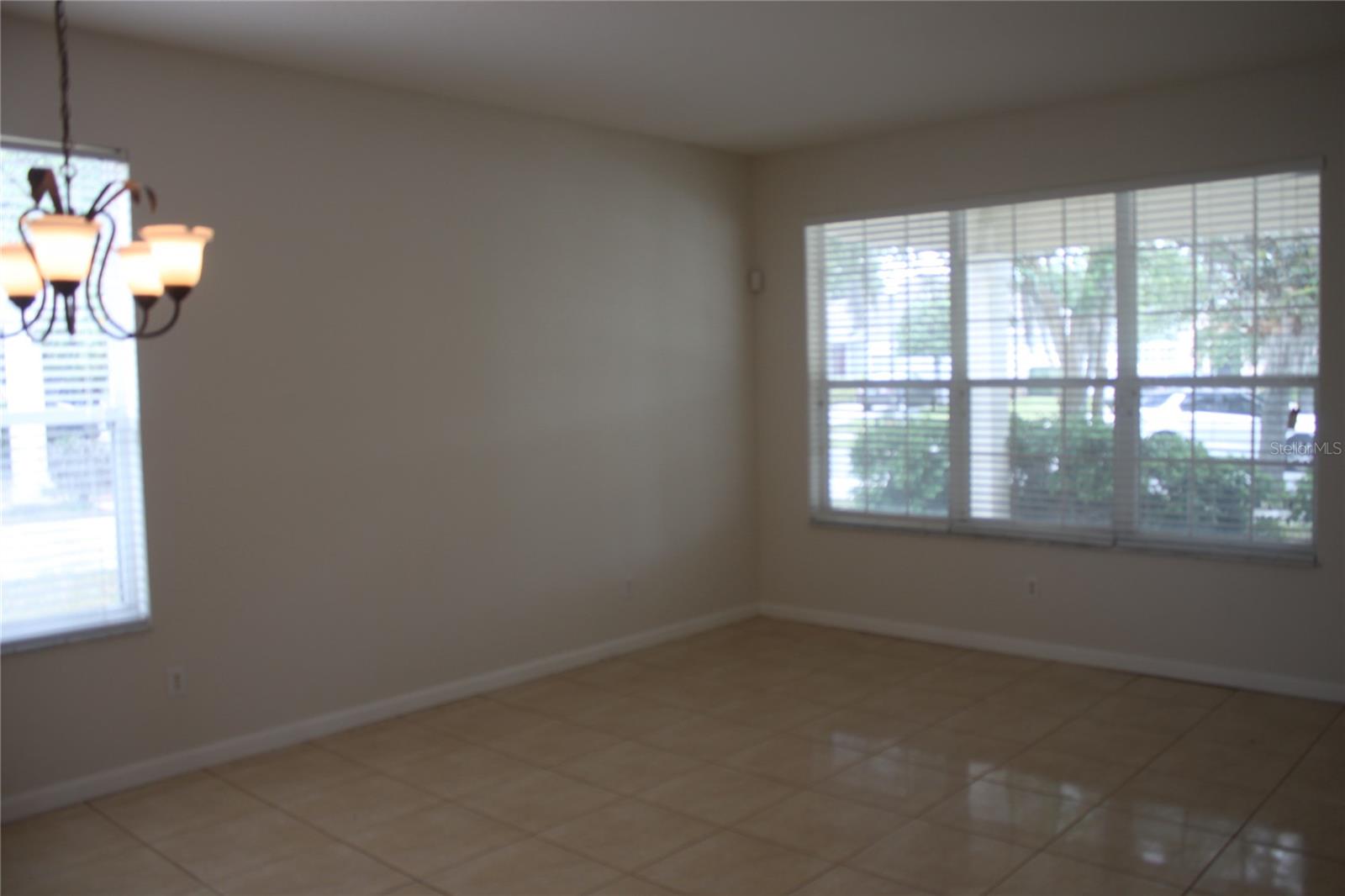 Image 3 of 24 For 2321 Meadow Oak Circle