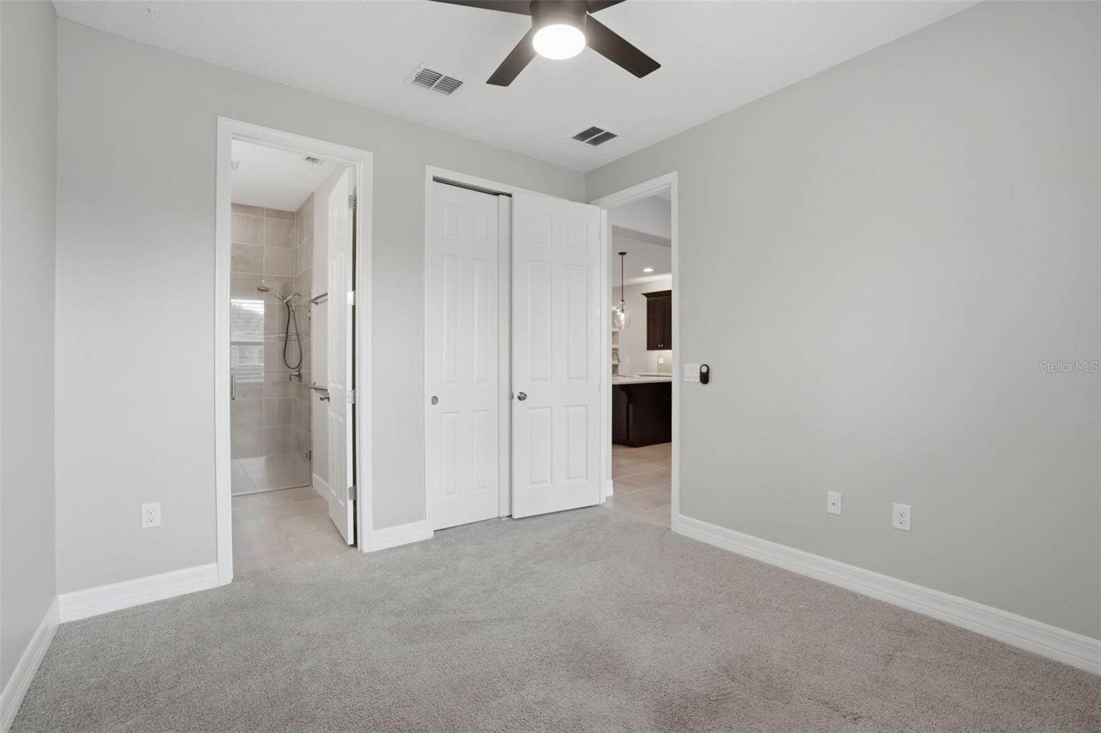 Listing photo id 16 for 10760 Tibbett Street