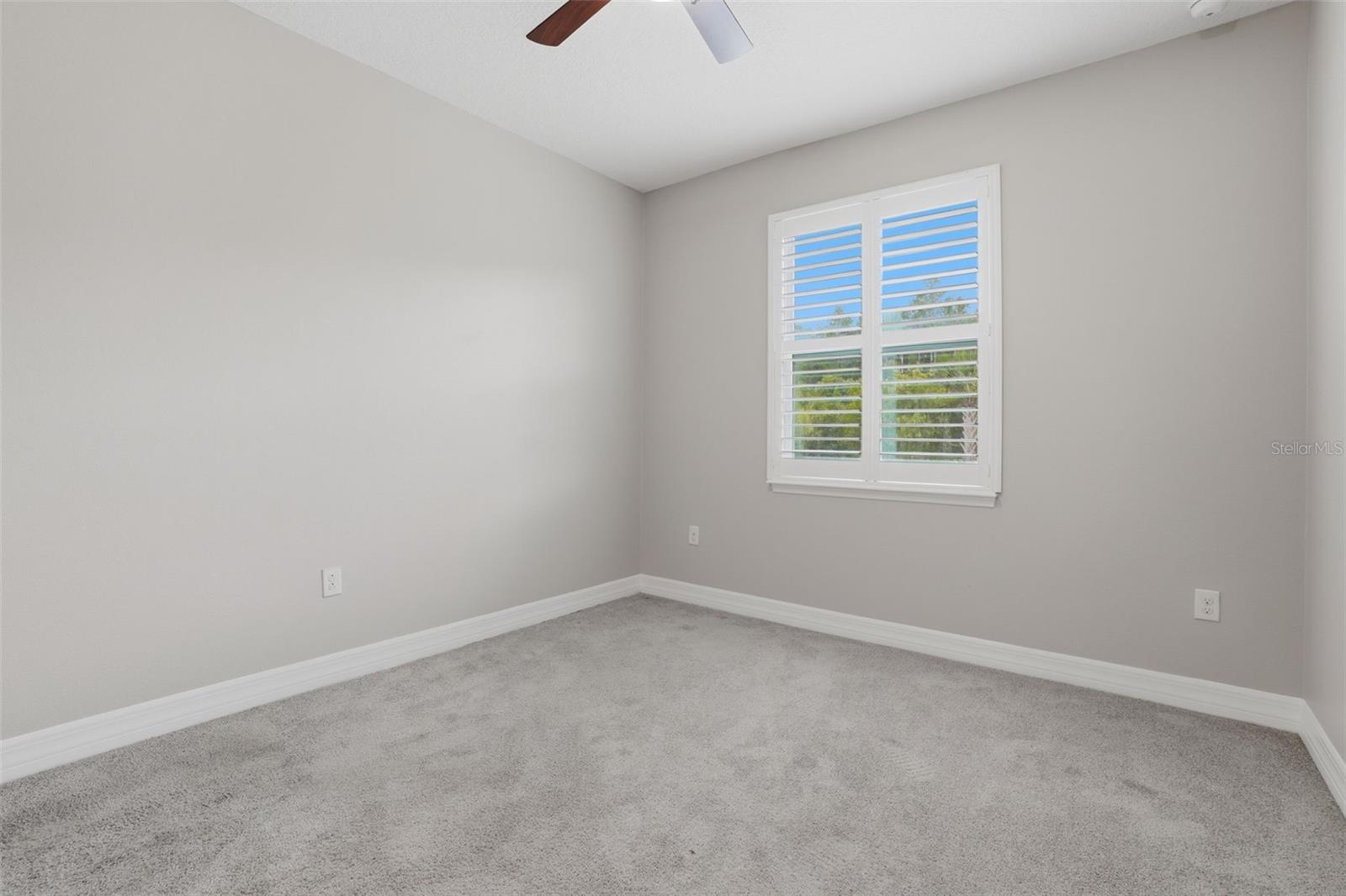 Listing photo id 18 for 10760 Tibbett Street