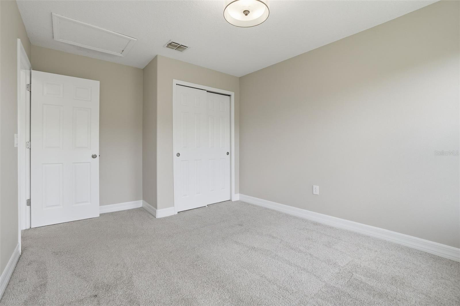 Listing photo id 29 for 10760 Tibbett Street