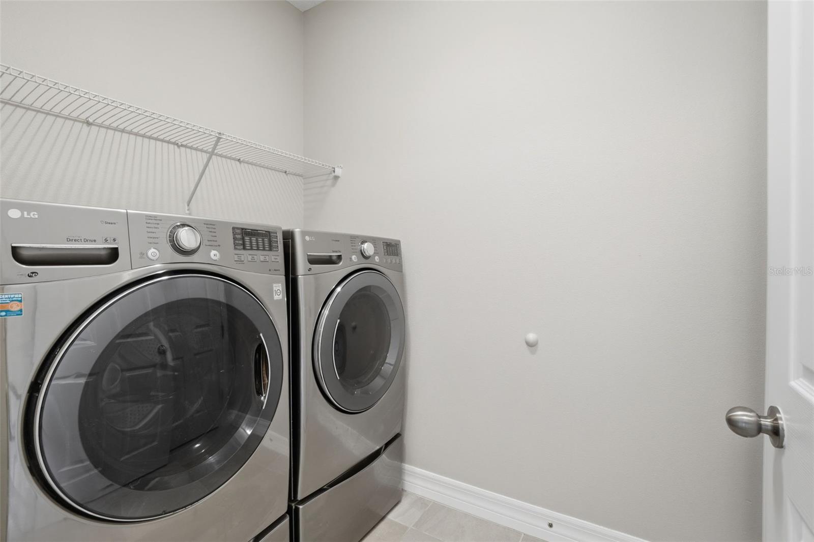Listing photo id 30 for 10760 Tibbett Street
