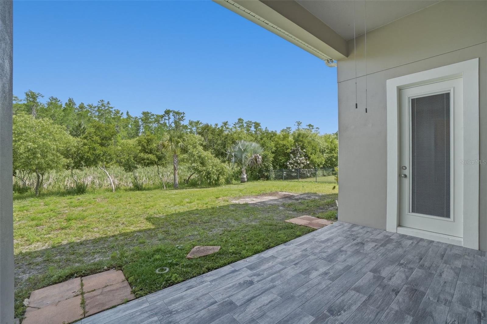 Listing photo id 31 for 10760 Tibbett Street
