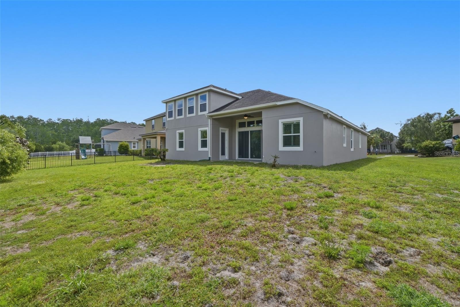 Listing photo id 33 for 10760 Tibbett Street