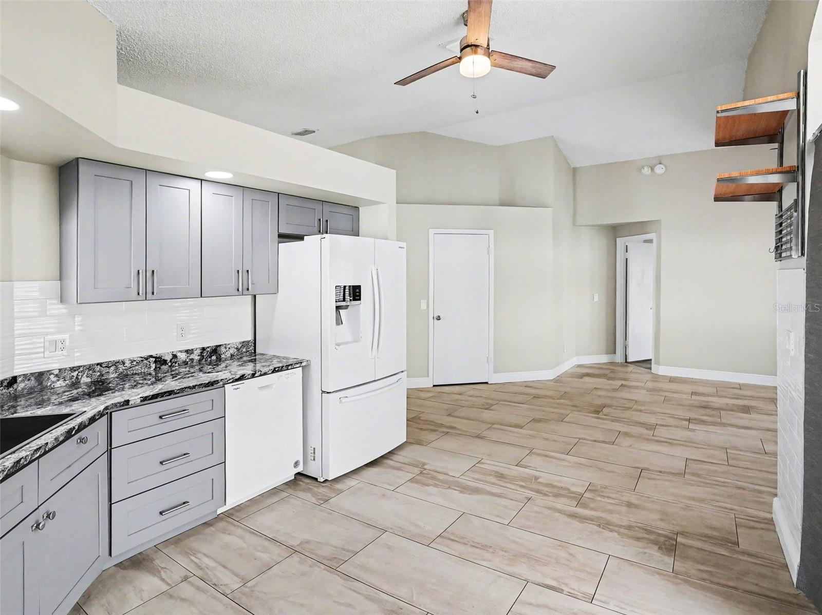Image 11 of 31 For 14564 Huntingfield Drive