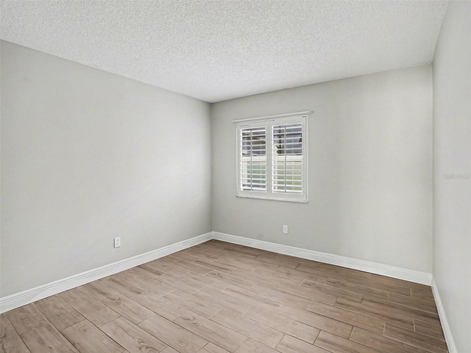 Image 15 of 31 For 14564 Huntingfield Drive