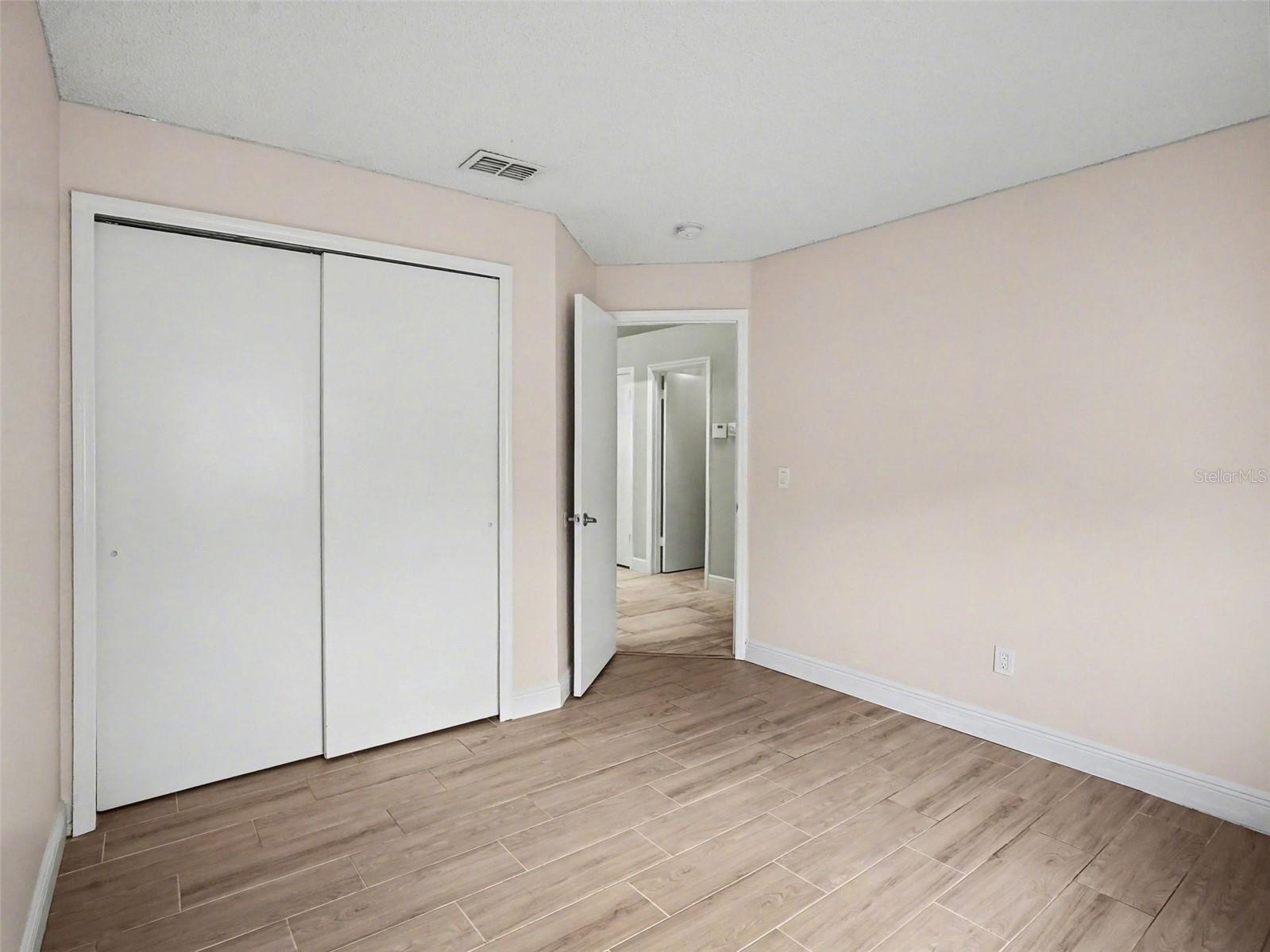 Image 18 of 31 For 14564 Huntingfield Drive